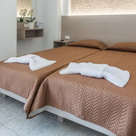 Otel Annika Summer