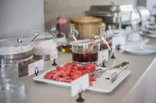 Annika Summer ファリラキ